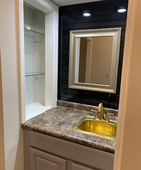 Wet bar