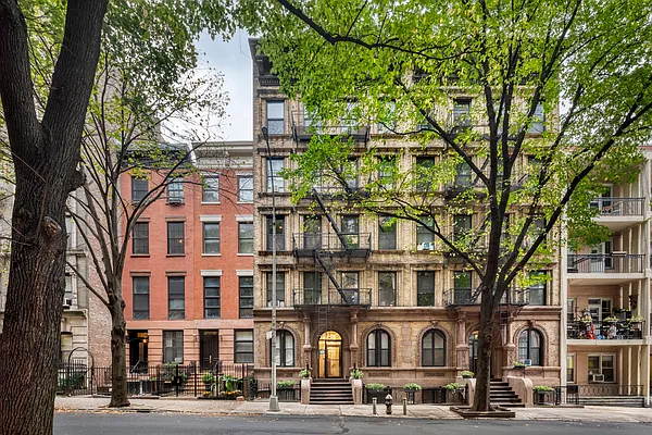 Rented by Douglas Elliman | media 16