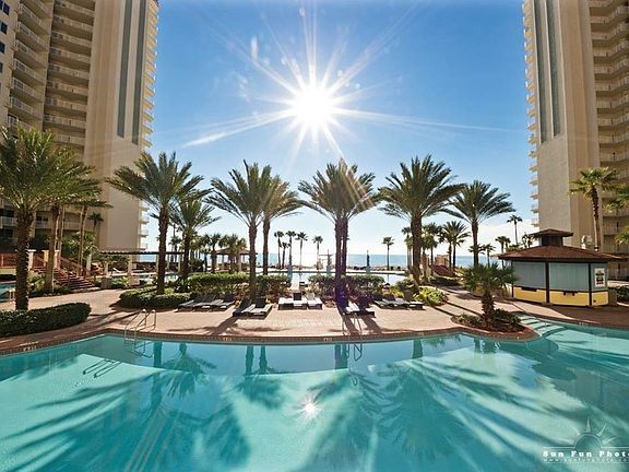 Gorgeous Resort Pool