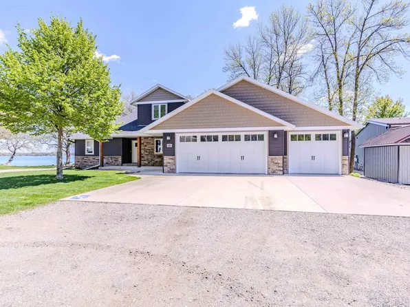 194 Country Club Dr, Lake Park, IA 51347