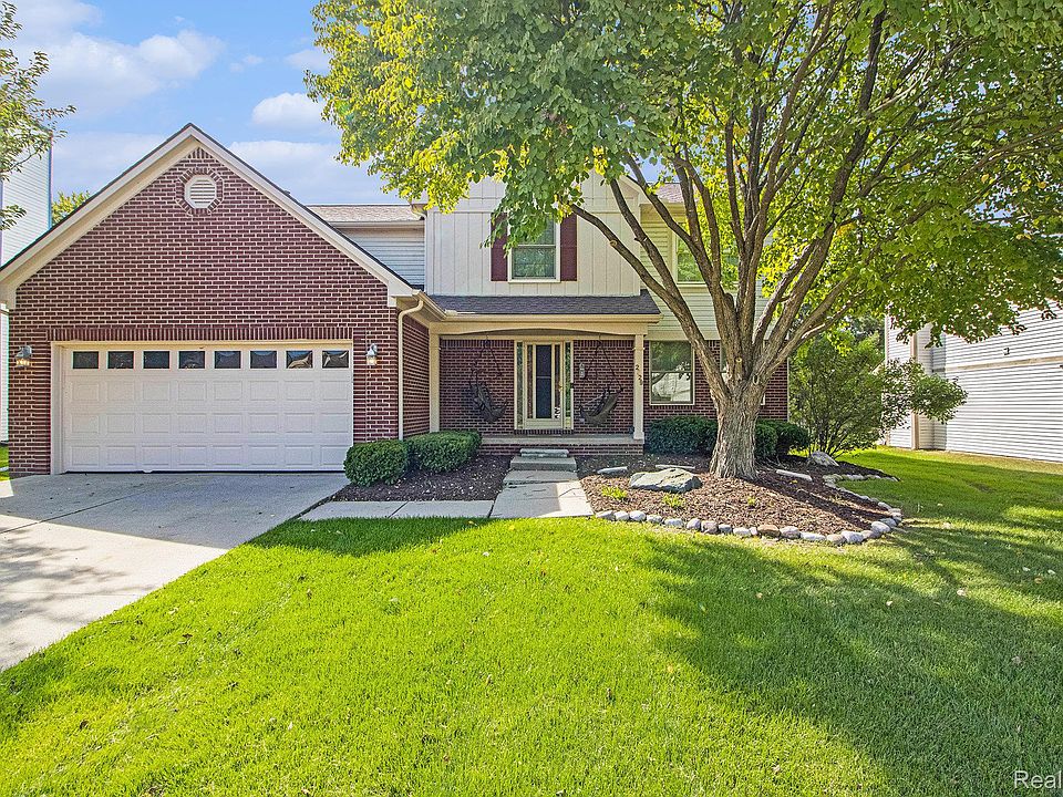 1st image of 2529 Huntington Dr