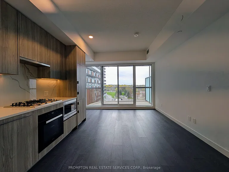 18 Esther Shiner Blvd #549 — Photo 2