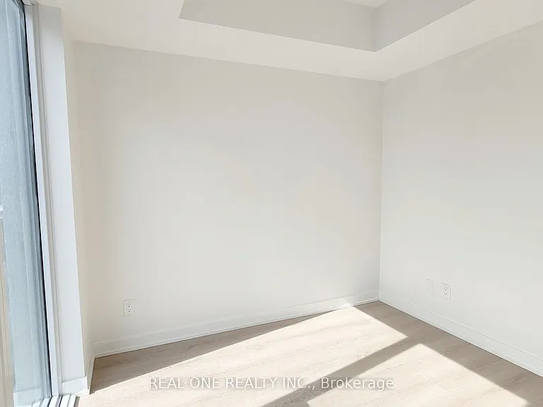 100 Queen St E #707 — Photo 10