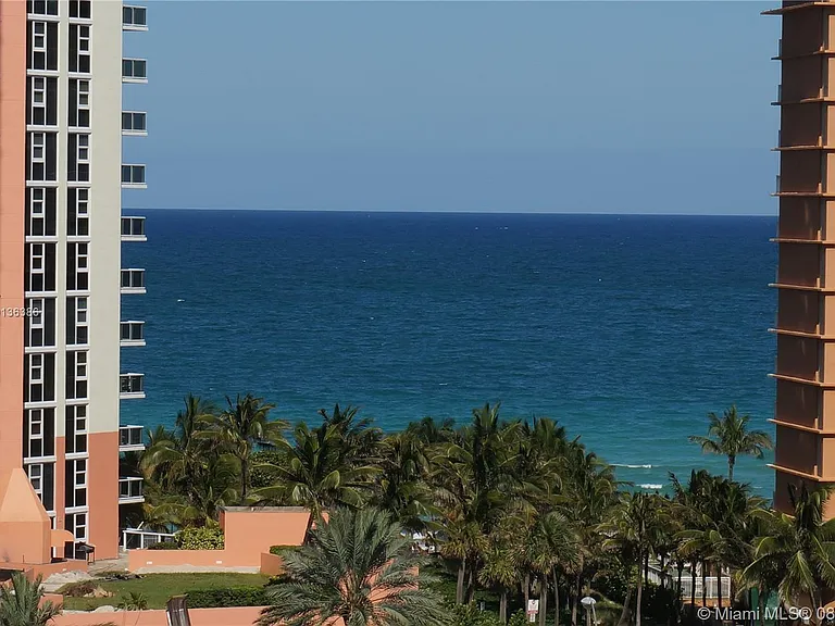 19370 Collins Avenue Seasonal #1417 — Photo 24