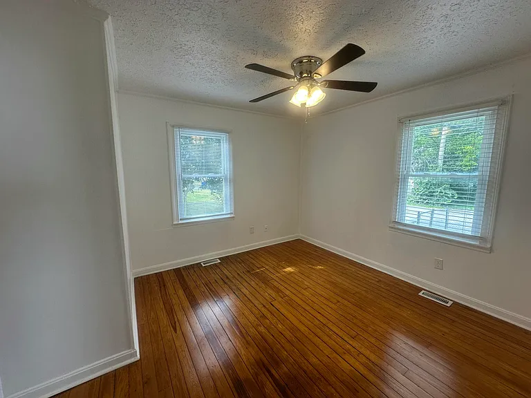 95 Glass Ave — Photo 6