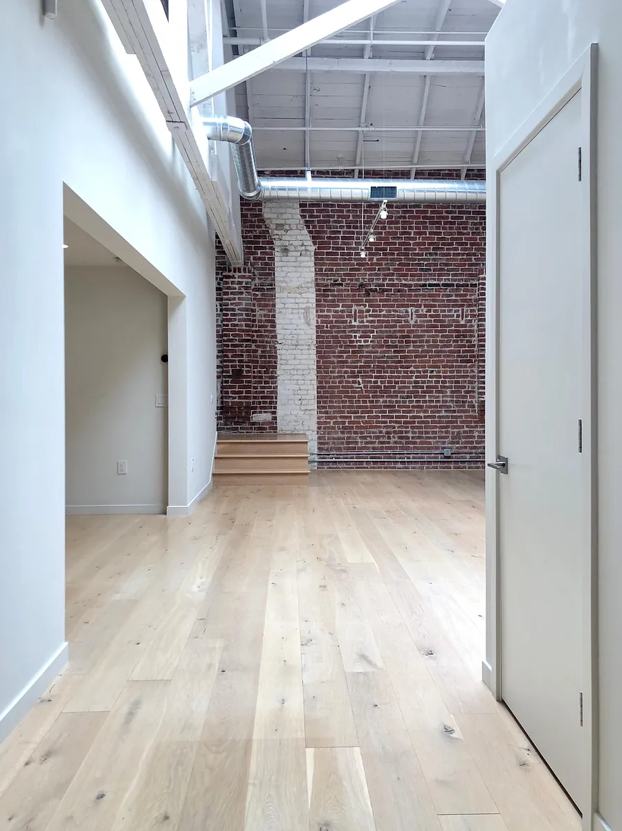 Building Photo - 1725 10th St #202