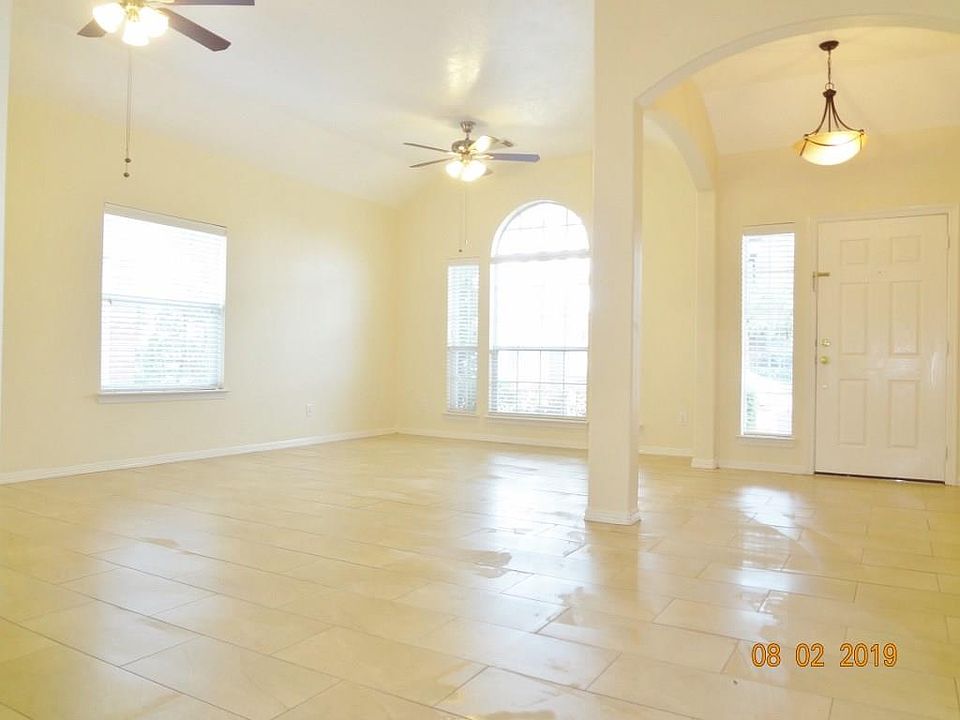 1st image of 9527 Curry Landing Dr