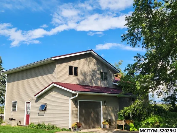 12972 120th St, Sheffield, IA 50475