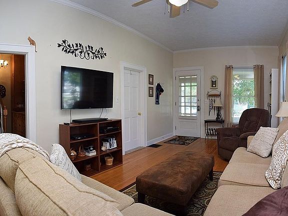 2nd image of 207 S Vine St