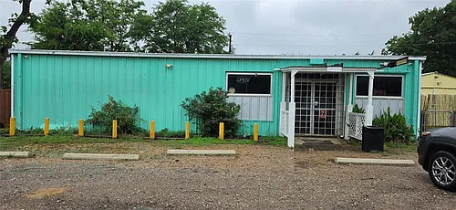 9910 County Road 3622 Photo 1