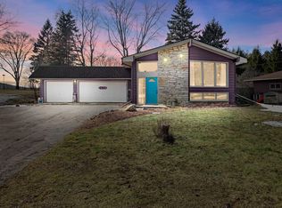 1438 Meadowlane Ave, Racine, WI 53406