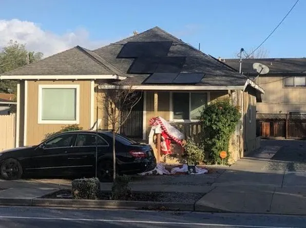 742 4th St, Hollister, CA 95023