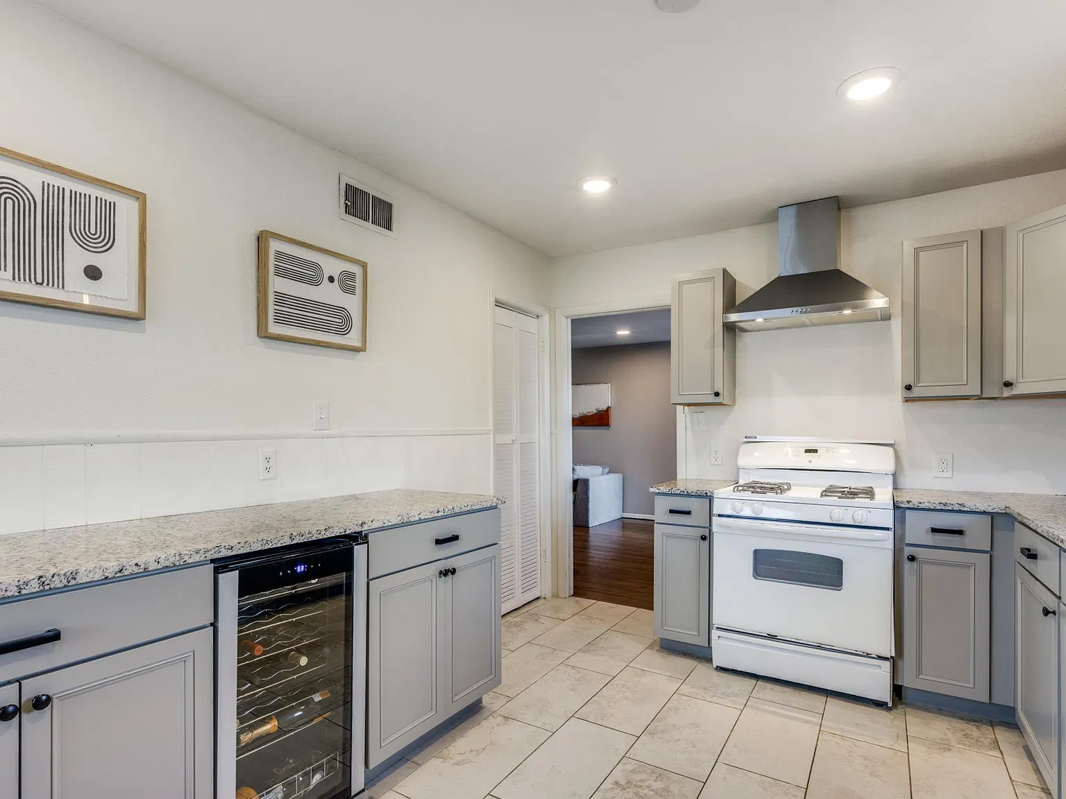 4521 Donnelly Ave — Photo 2