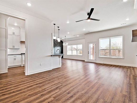 3rd image of 2818 Rife Cir