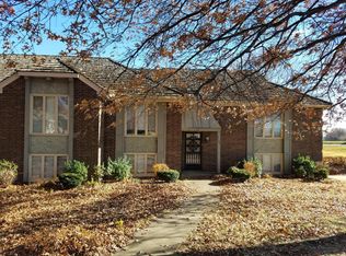 1100 N 1st St, Blue Springs, MO 64014