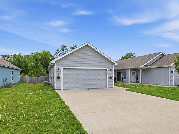 3rd image of 1304 E Joles Dr