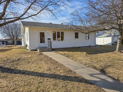1011 Sunset Dr, Gowrie, IA, 50543