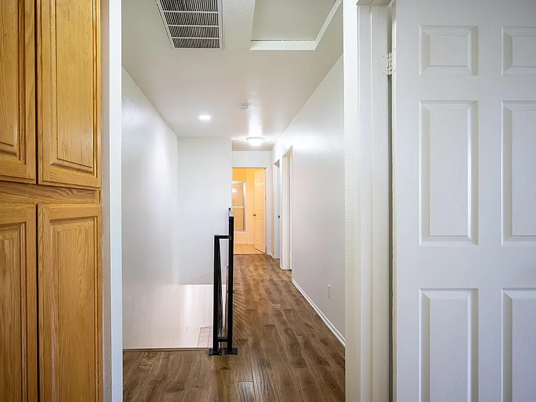 1189 W 36th St #4-5 — Photo 18