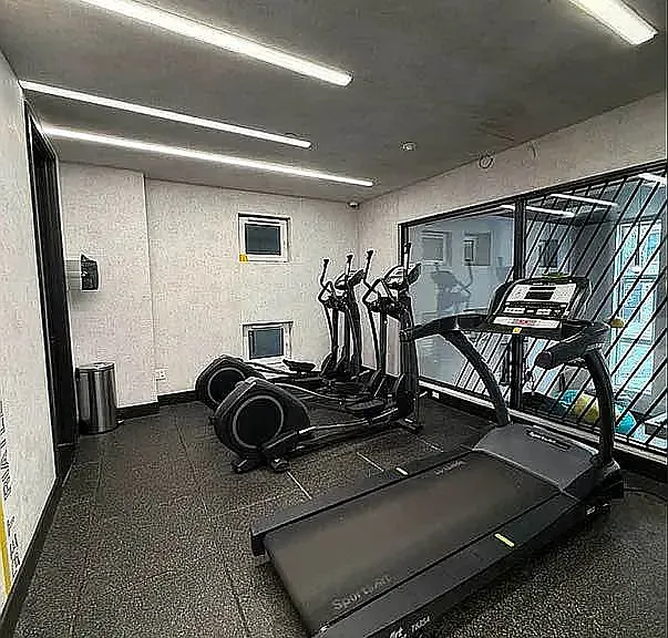 832 Lexington Ave #604C — Photo 6