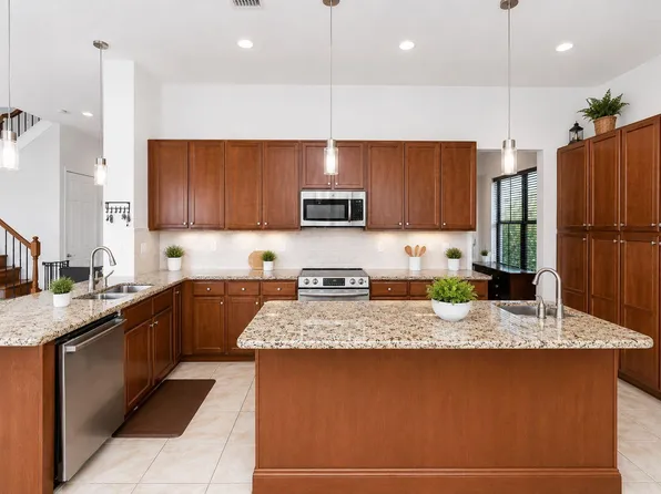 8408 NW 40th St, Hollywood, FL 33024