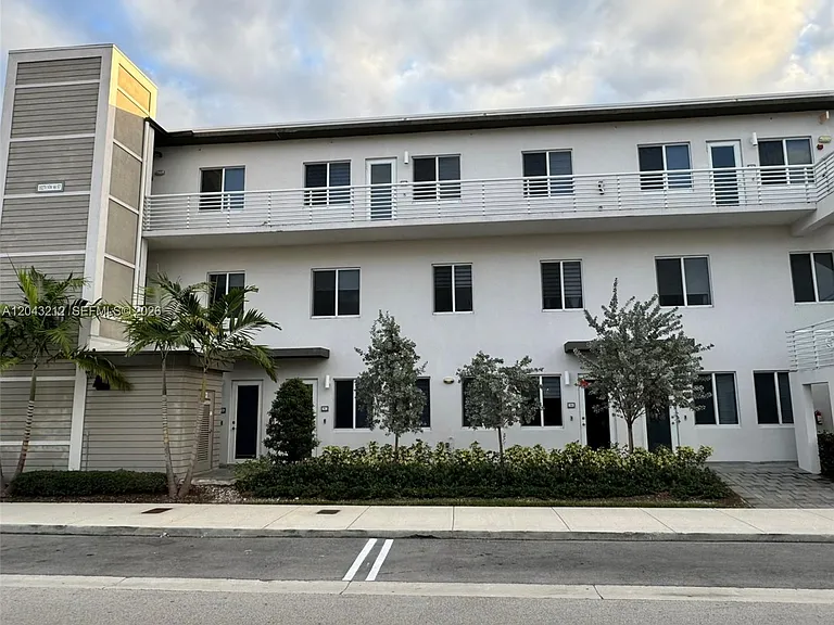 10270 NW 66th St #105 — Photo 3