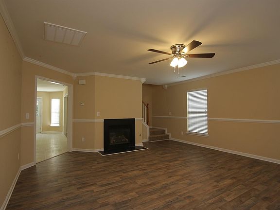 3rd image of 508 Summer Vista Dr