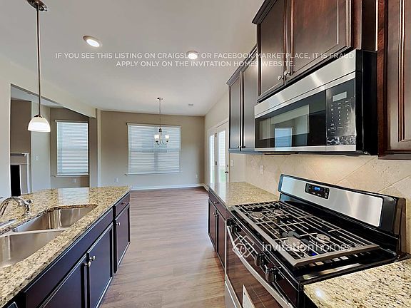 5th image of 2909 Warwick Ct