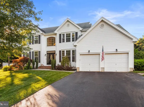 16 Nelson Dr, Barnegat, NJ 08005