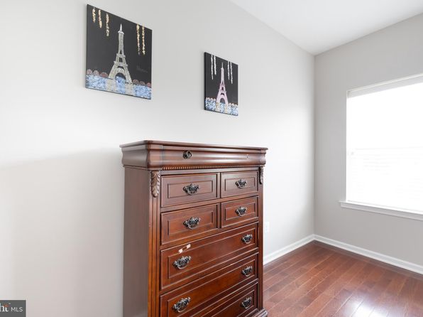 22767 Sweetspire Dr, Clarksburg, MD 20871