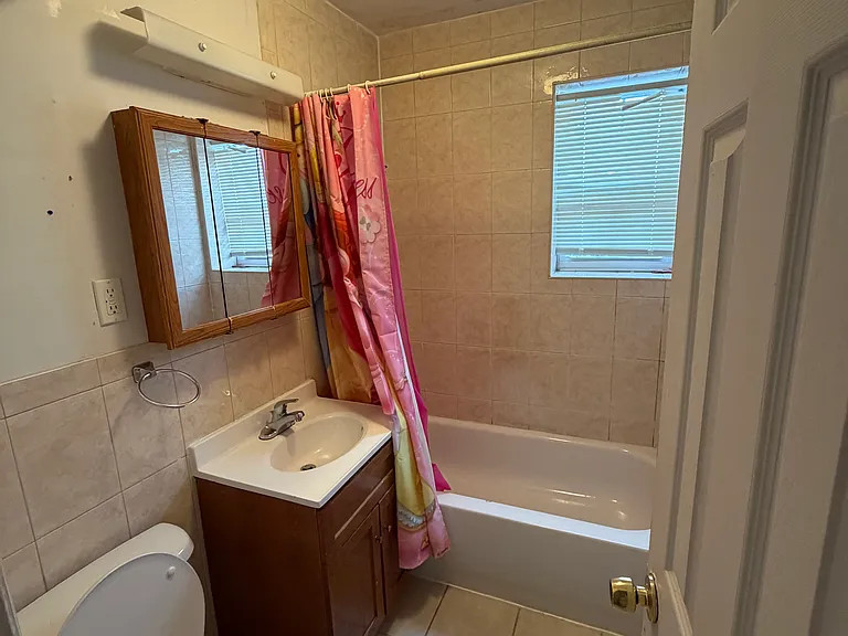 239 Robinson Ave #2 — Photo 10