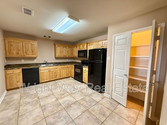 5th image of 339 Princess Pl