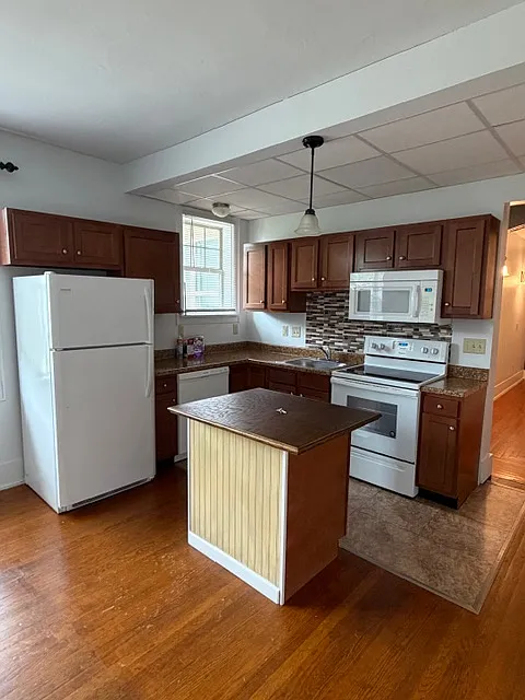 900 S Main St #303