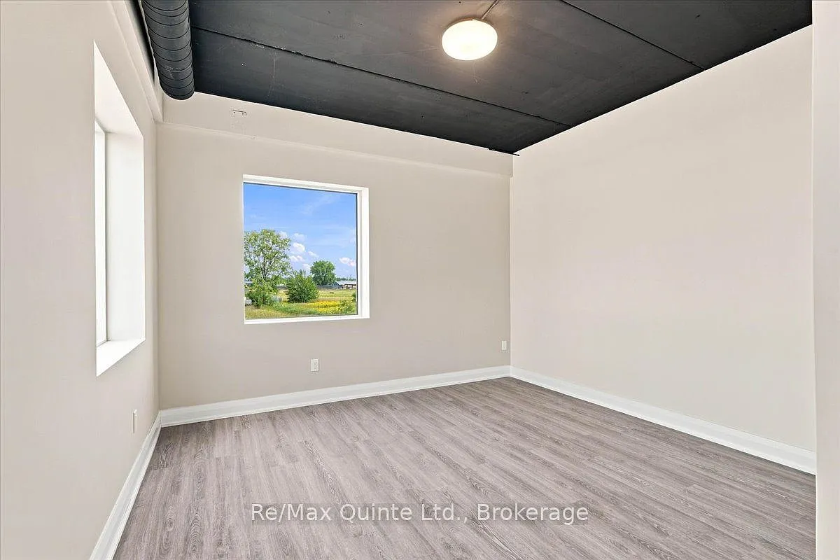 Studio, $1,400 — Photo 2
