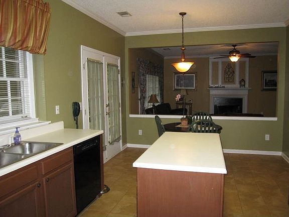 3rd image of 4825 Tanners Spring Dr