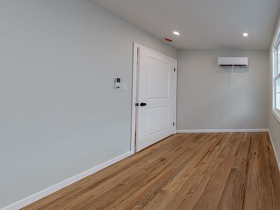 5th image of 13332 Guy R Brewer Blvd Floor 1