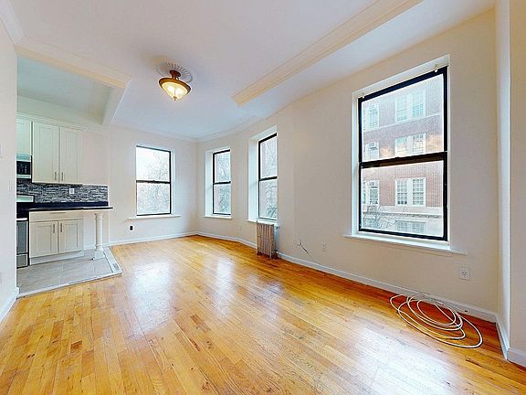 2nd image of 241 W 113th St APT 3D