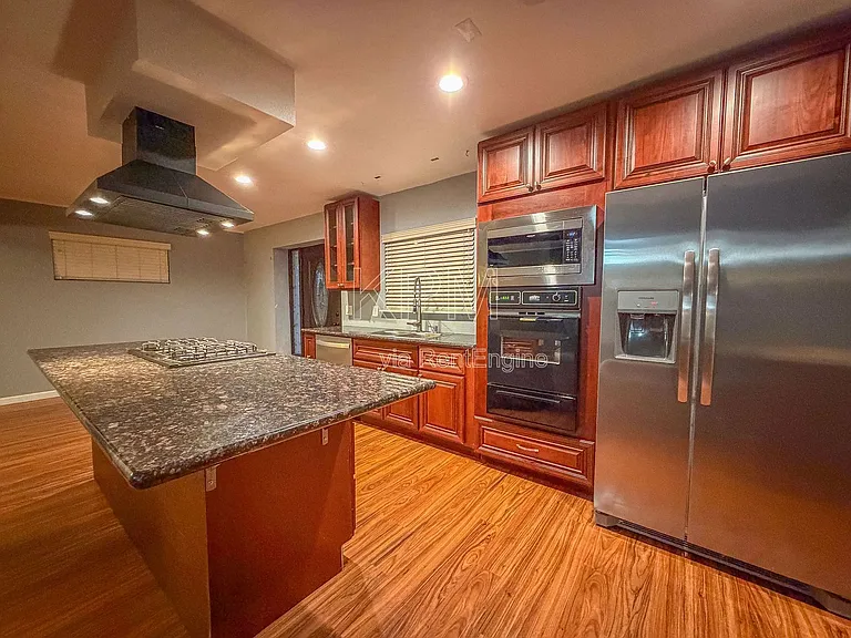 420 E Hampton St #B — Photo 6