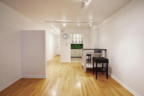 Rented by Maz Group NY | media 11