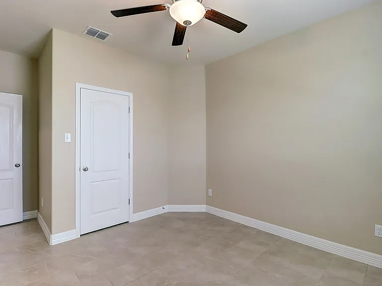 2202 Crystal Bay Dr — Photo 43