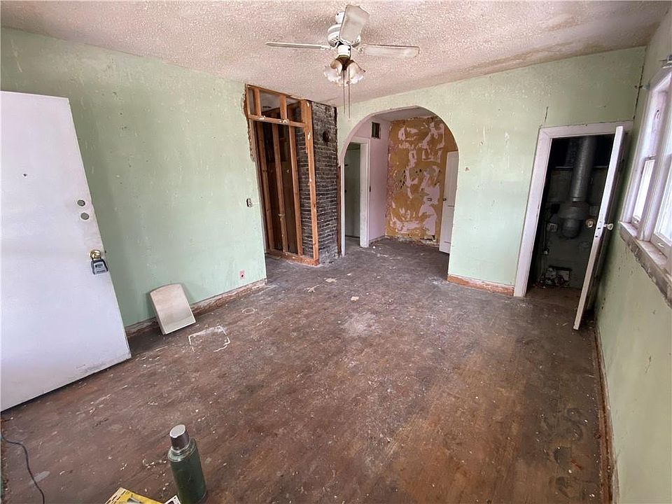 2nd image of 2507 High St