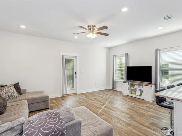 8916 Brigade Trl, Pensacola, FL 32534