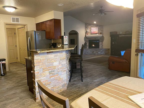 Kitchen/dining/living room area