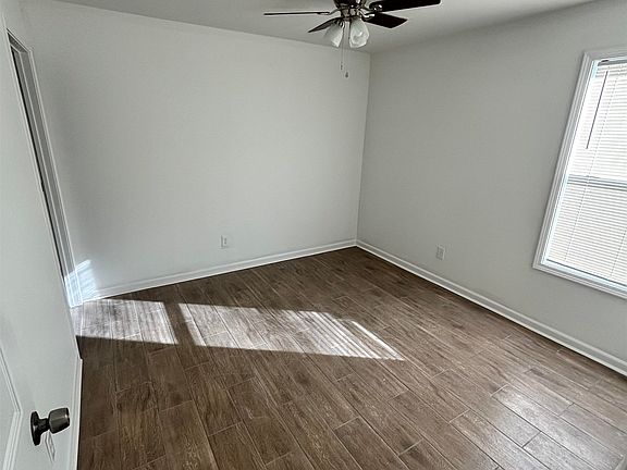 4th image of 589 W Gilleas Rd