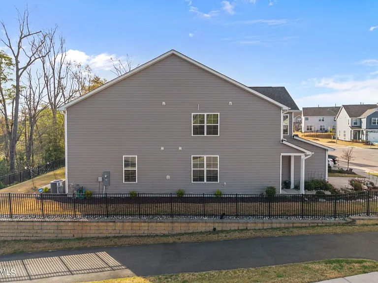 The community and home is well maintained by the HOA, who will provide all lawn care, pressure washing ect