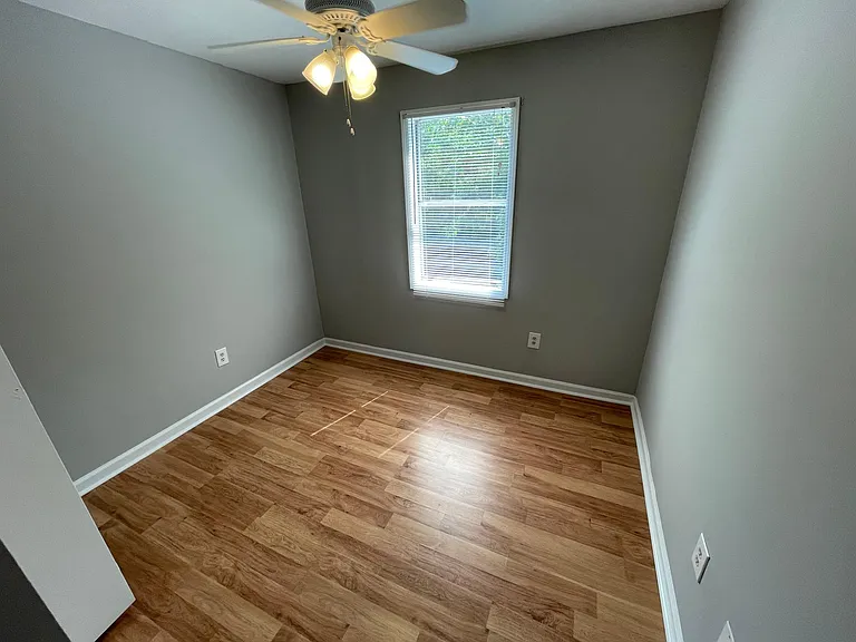 552 Pulaski St — Photo 65