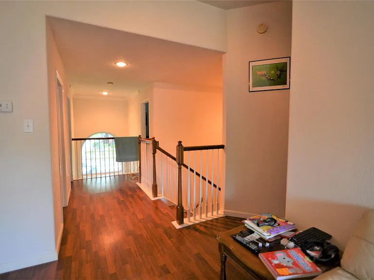12110 Laurel Ct — Photo 6