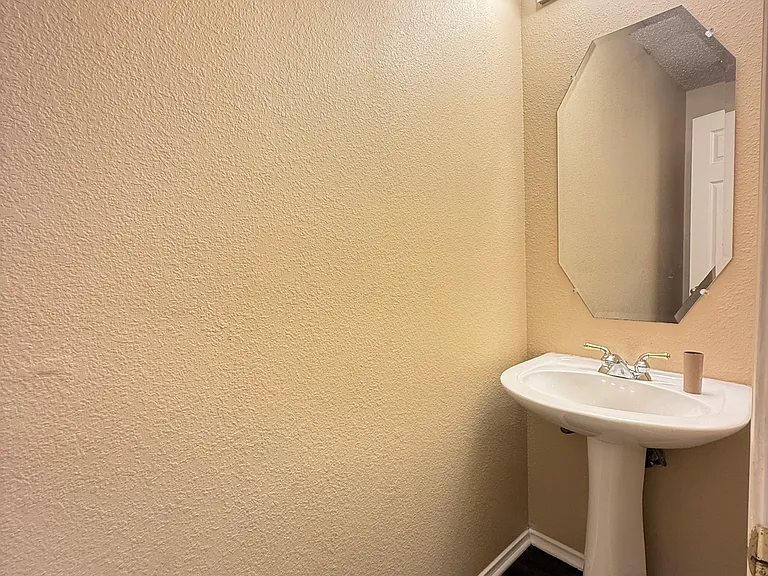 7172 Saint Augustine Dr — Photo 19
