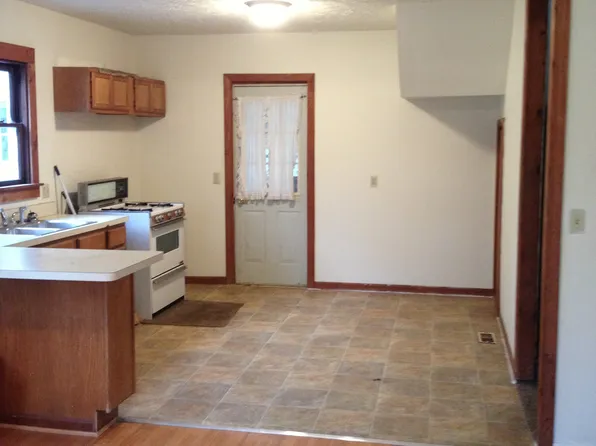 674 Main St, Conneaut, OH 44030