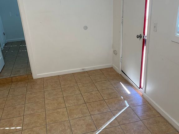 4th image of 2200 N Osage Ave #2