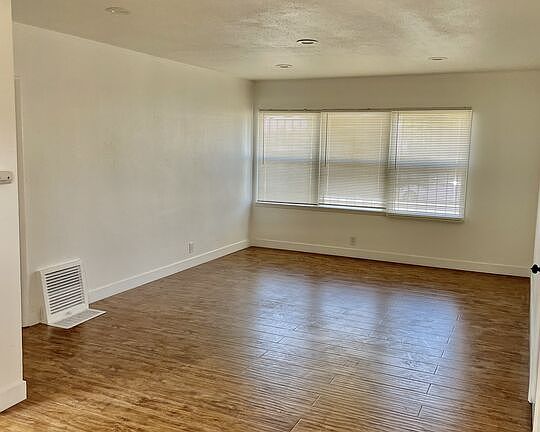 2nd image of 3320 W 77th St